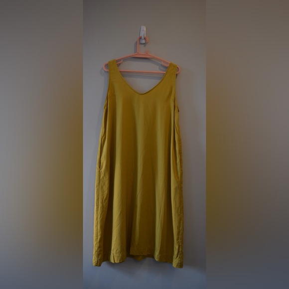 Medium Amanda Moss Joni Dress - Picture 2 of 5